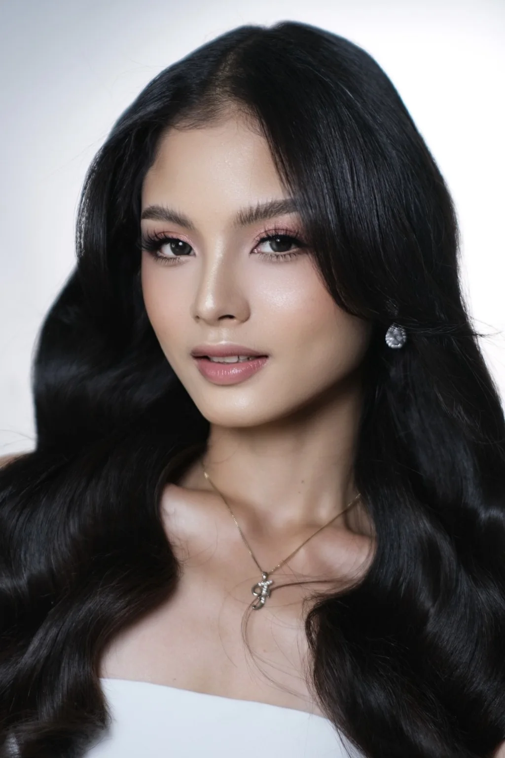 White background beauty portrait